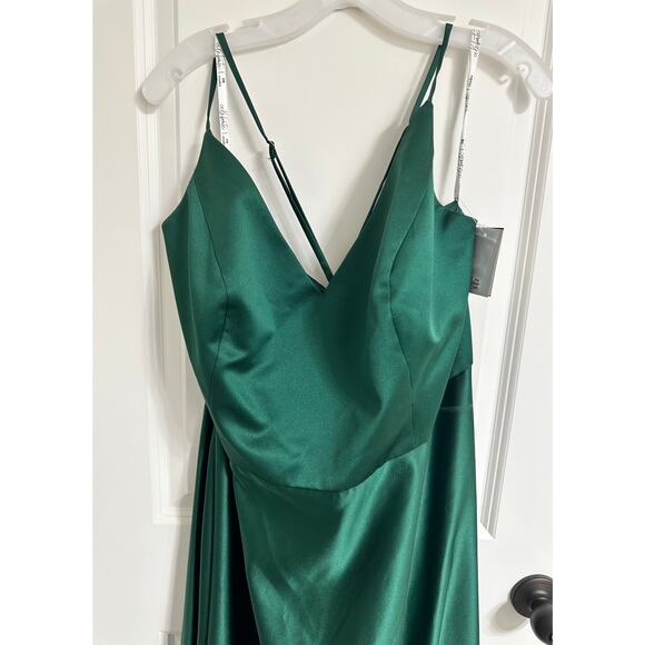 💚 David’s Bridal Satin A-Line Bridesmaid Dress – Juniper, Size 22 (NWT) 💚 - Picture 6 of 7